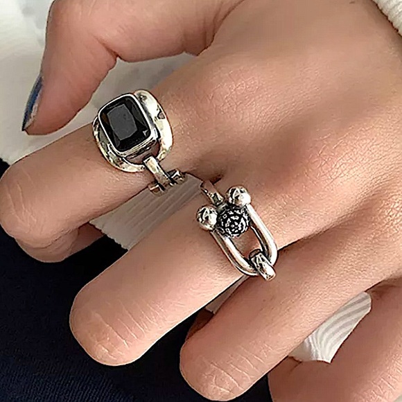 STERLING SILVER HORSESHOE ONYX RING SET - Picture 2 of 6